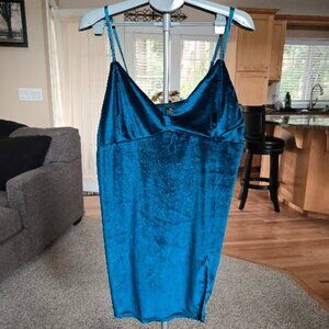 NWT Jenise sz 3X velvet dress with adjustable straps